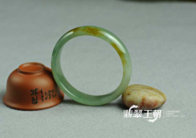 糯冰种黄翡缅甸翡翠手镯（58）