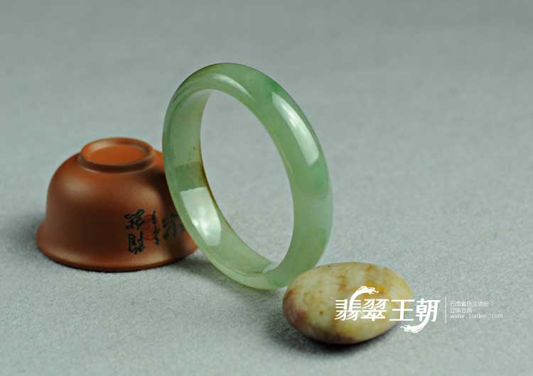 糯冰种黄翡缅甸翡翠手镯（58）
