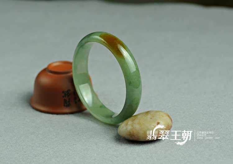 糯冰种黄翡缅甸翡翠手镯（58）