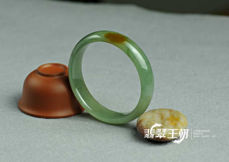 糯冰种黄翡缅甸翡翠手镯（58）