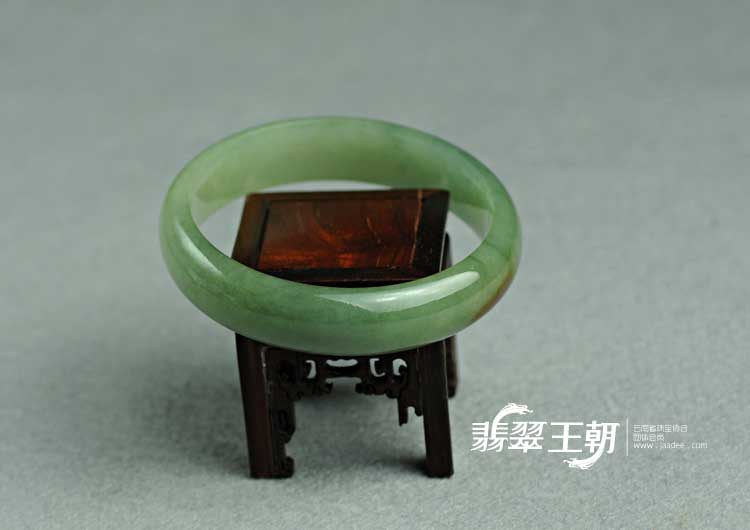 糯冰种黄翡缅甸翡翠手镯（58）