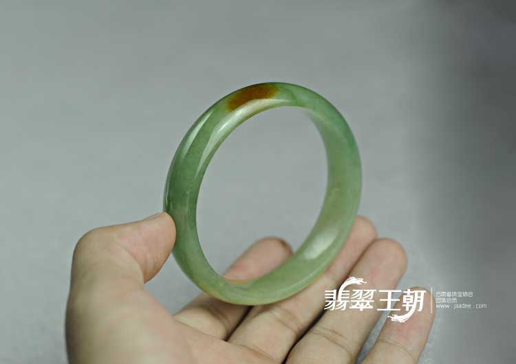 糯冰种黄翡缅甸翡翠手镯（58）