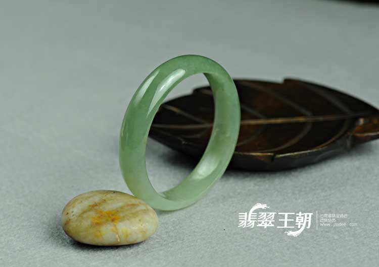 糯冰种晴水缅甸翡翠手镯（58）