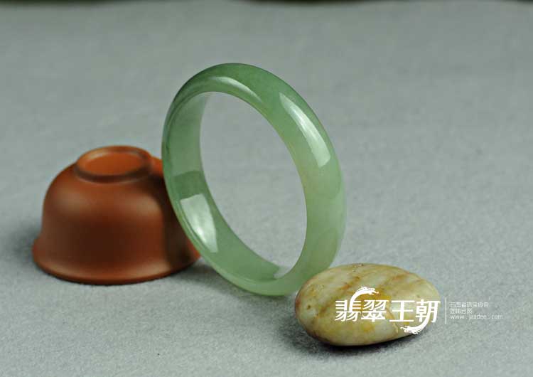 糯冰种晴水缅甸翡翠手镯（58）