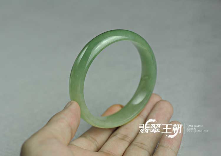 糯冰种晴水缅甸翡翠手镯（58）