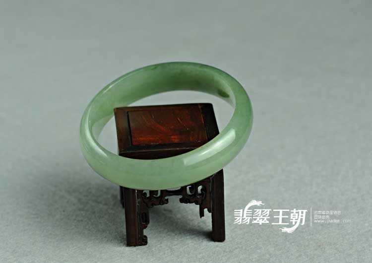 糯冰种晴水缅甸翡翠手镯（58）