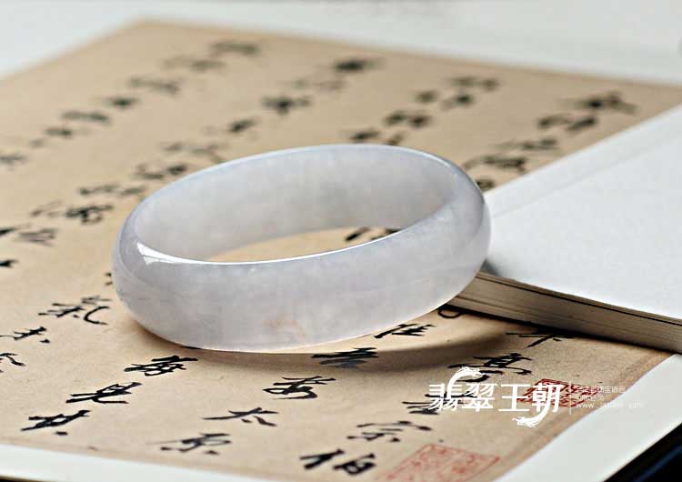糯冰种紫罗兰缅甸翡翠贵妃镯（51.2—47）