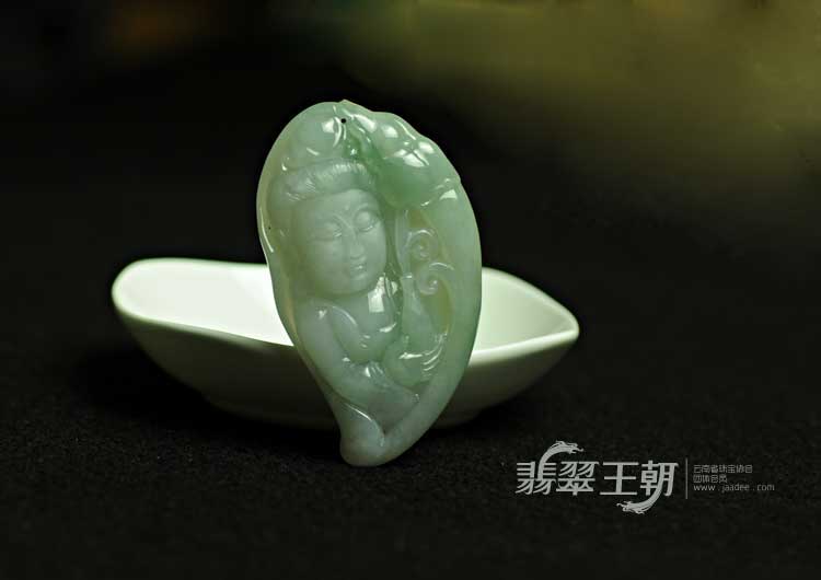 糯冰种晴水缅甸翡翠观音头挂件