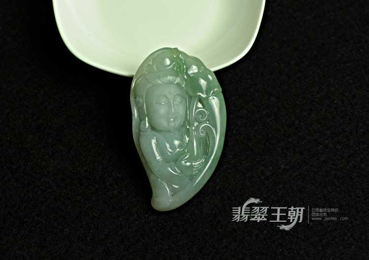 糯冰种晴水缅甸翡翠观音头挂件