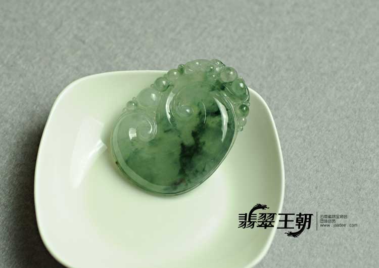 冰种飘花缅甸翡翠如意挂件