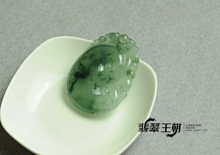 冰种飘花缅甸翡翠如意挂件