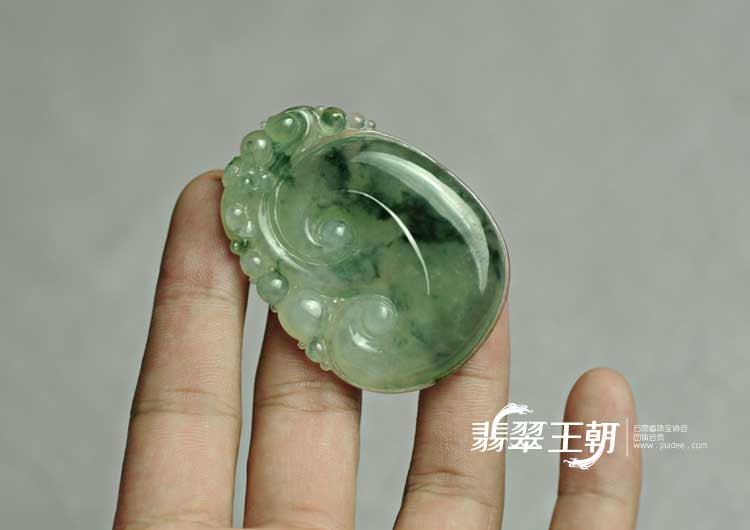 冰种飘花缅甸翡翠如意挂件
