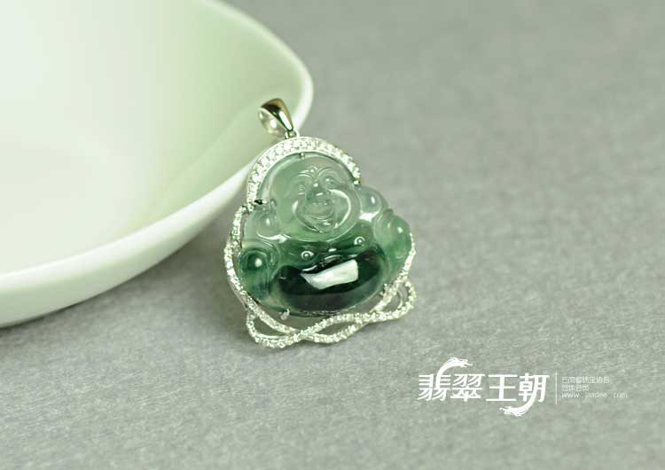 冰玻种油青缅甸翡翠镶白金玉佛挂件