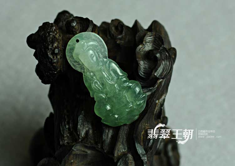冰种晴水缅甸翡翠观音挂件