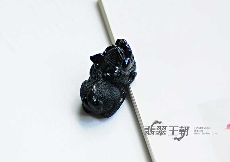 细糯墨翠缅甸翡翠貔貅挂件