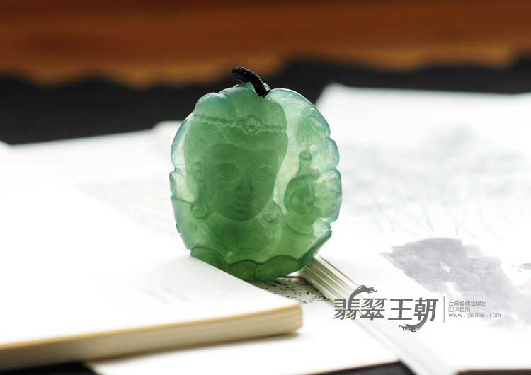 冰种油青缅甸翡翠观音头挂件