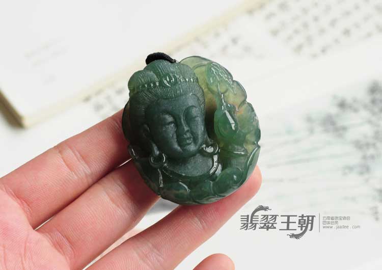 冰种油青缅甸翡翠观音头挂件