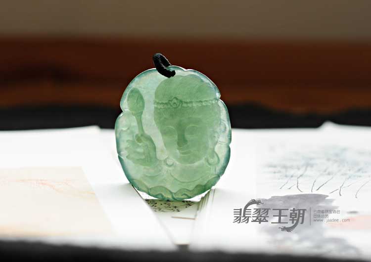 冰种油青缅甸翡翠观音头挂件