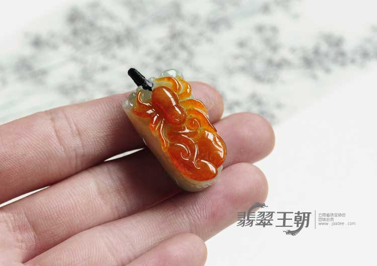糯冰种黄翡缅甸翡翠知足常乐挂件