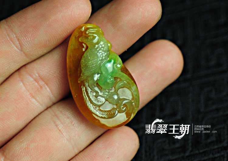 冰种黄加绿缅甸翡翠英明神武挂件