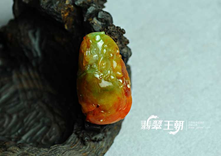 冰种红加绿缅甸翡翠英明神武挂件