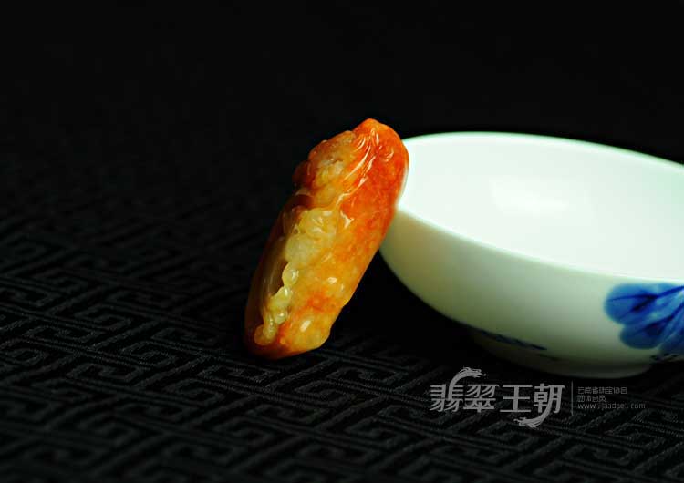 糯冰种红黄翡缅甸翡翠龙凤挂件