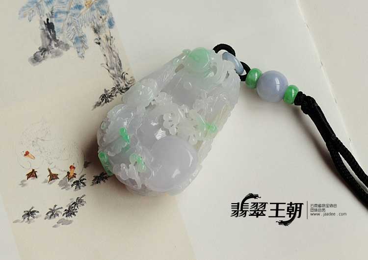 糯冰种三彩缅甸翡翠双喜临门手玩件