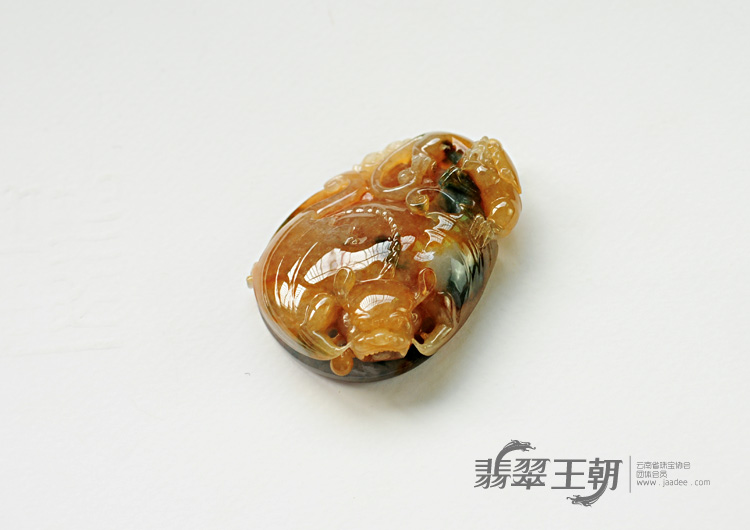 糯冰种黄翡飘花缅甸翡翠蝙蝠龙挂件