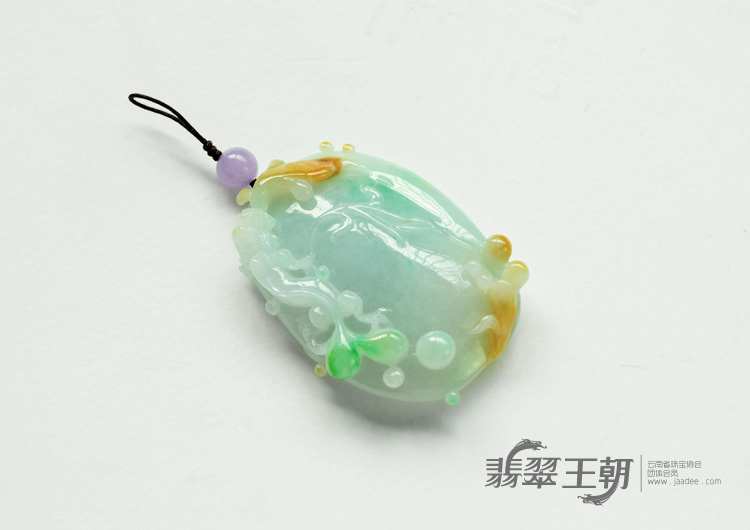 糯冰种三彩缅甸翡翠螭龙挂件