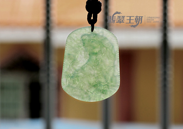 冰种晴水缅甸翡翠虎牌挂件
