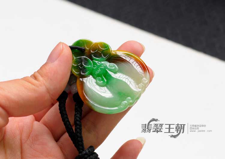 糯冰种四彩缅甸翡翠福在眼前挂件