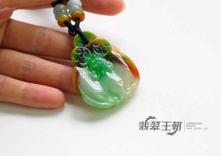 糯冰种四彩缅甸翡翠福在眼前挂件