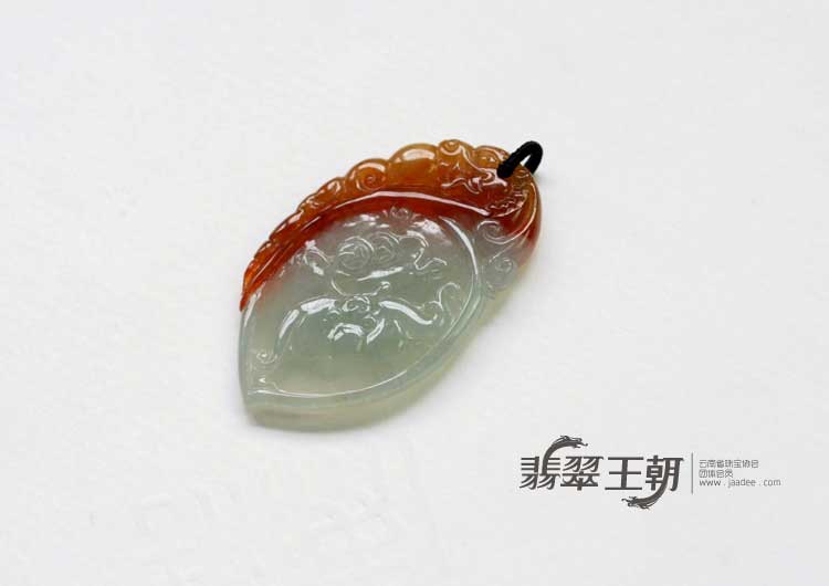 糯冰种红翡缅甸翡翠仿古龙牌挂件