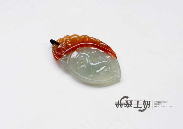 糯冰种红翡缅甸翡翠仿古龙牌挂件