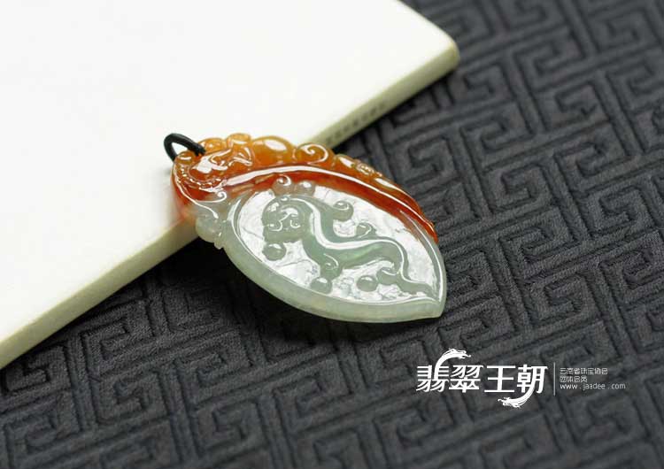 糯冰种红翡缅甸翡翠仿古龙牌挂件
