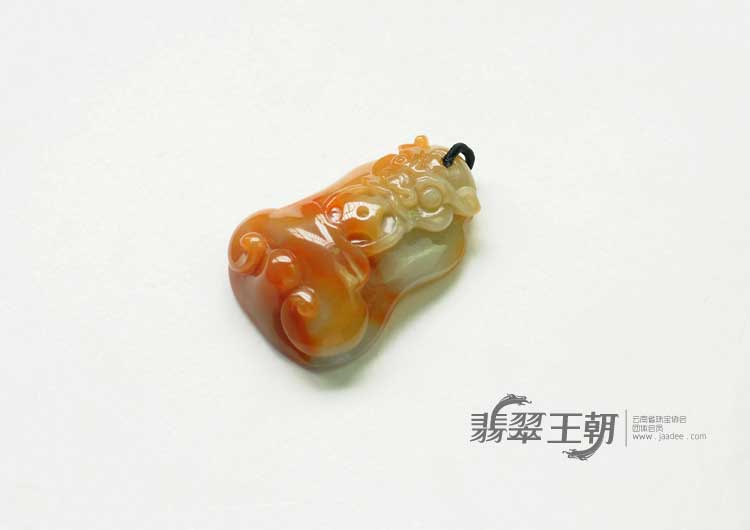 糯冰种红黄翡缅甸翡翠吐祥纳瑞挂件