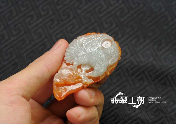 糯冰种红黄翡缅甸翡翠大展宏图挂件