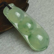 冰种飘花缅甸翡翠四季豆挂件