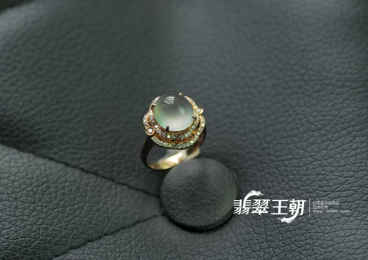 冰玻种缅甸翡翠包玫瑰金戒指
