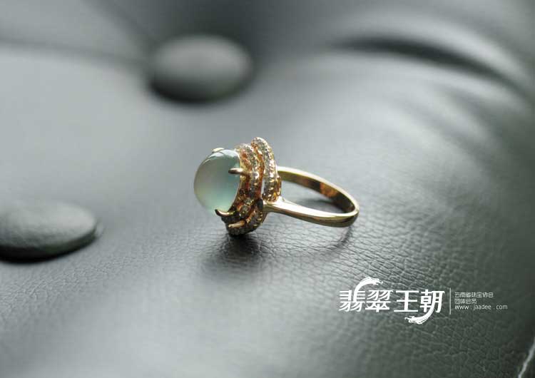 冰玻种缅甸翡翠包玫瑰金戒指