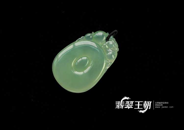 冰玻种晴水缅甸翡翠福在眼前挂件