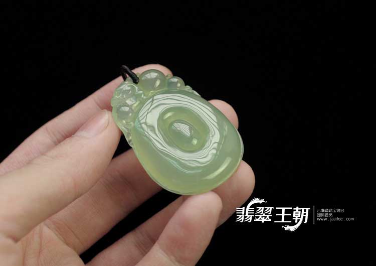 冰玻种晴水缅甸翡翠福在眼前挂件
