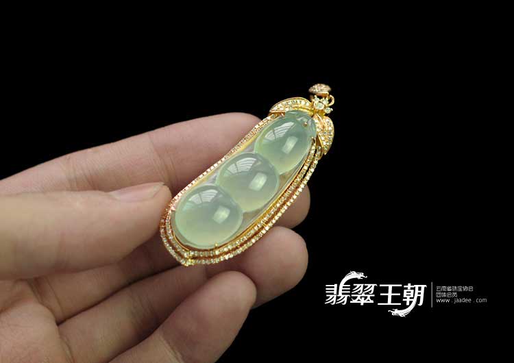 冰玻种晴水缅甸翡翠镶玫瑰金四季豆胸坠