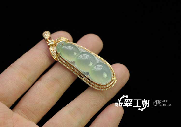 冰玻种晴水缅甸翡翠镶玫瑰金四季豆胸坠
