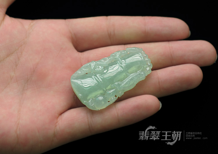 冰种晴水缅甸翡翠节节高挂件