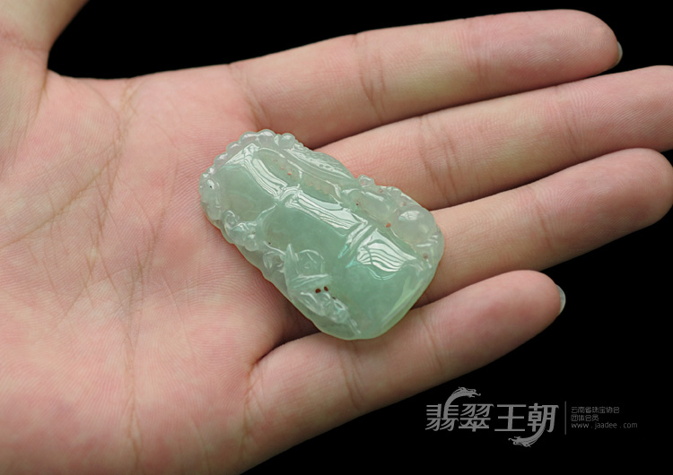 冰种晴水缅甸翡翠节节高挂件