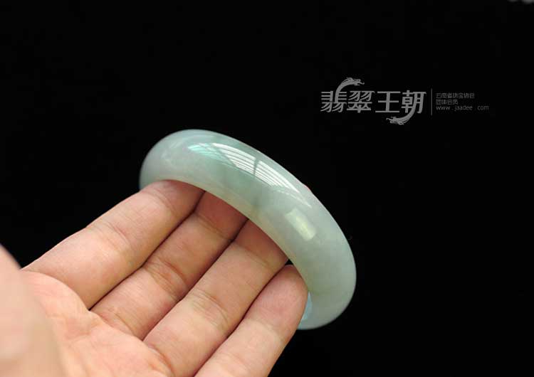 糯冰种晴水缅甸翡翠手镯（59.6mm）