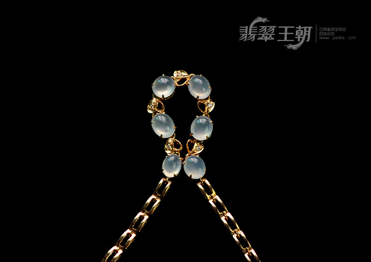 冰玻种强莹光缅甸翡翠包玫瑰金镶真钻手链（6颗）