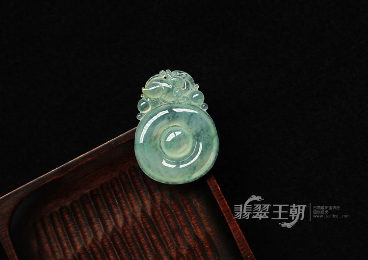 冰种飘花缅甸翡翠招财进宝挂件