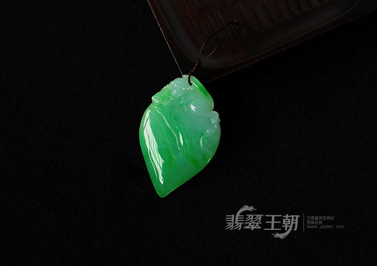 糯冰种正阳绿缅甸翡翠灵猴献寿挂件